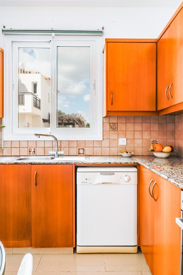 Villa Rosedale By Ezoria Villas Agia Napa Buitenkant foto